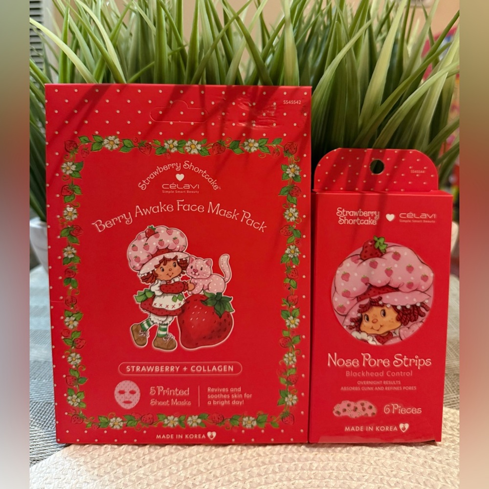 Strawberry Shortcake Face Mask and Nose Pore Strips Set